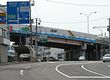 札樽自動車道高架橋下を通過し、そのまま国道５号線を道なりに進みます。
